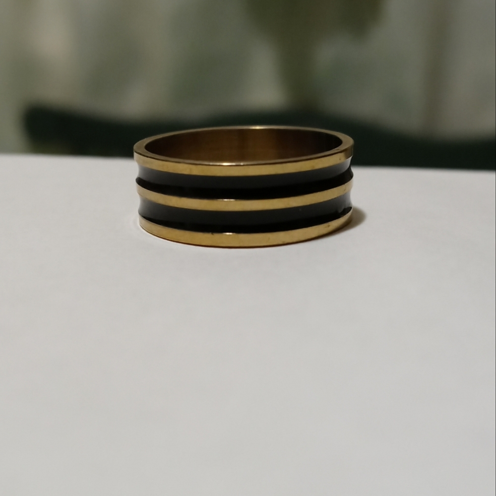 Fashion ring